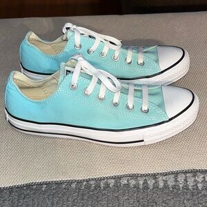 Light blue Converse size 9 women’s